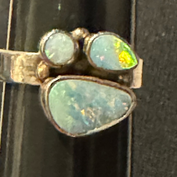 Opal Freeform 3 stone sterling silver ring - Picture 5 of 8